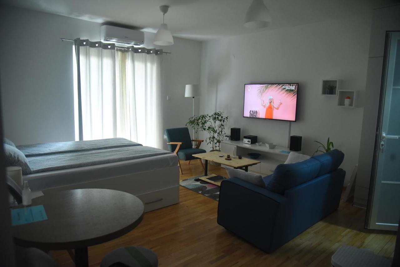 Dekart Apartment Ниш Экстерьер фото